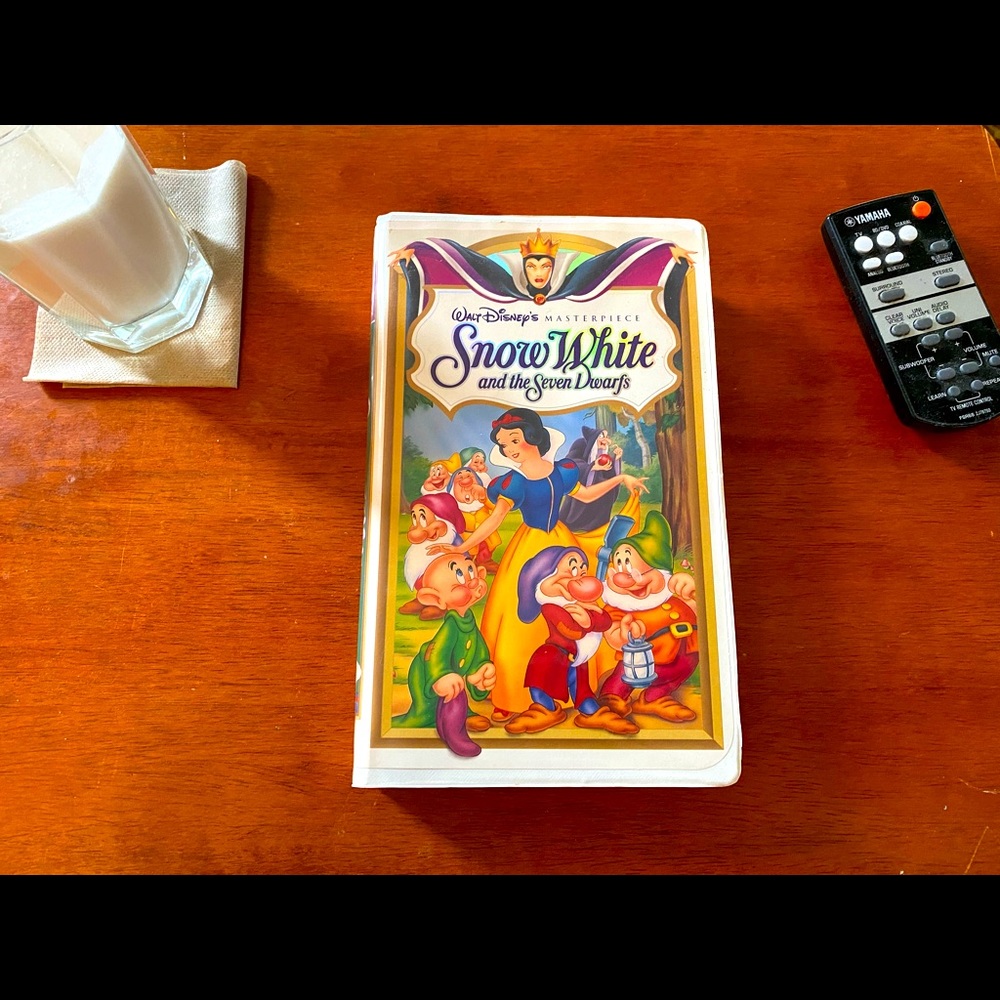 Vintage  Walt Disney’s Snow White VHS 1524